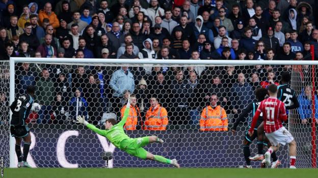 Annis Mehmeti scores for Bristol City against Leicester